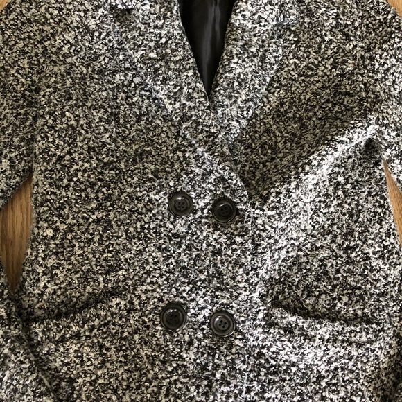 Button-up textured coat with pockets - Picture 5 of 7